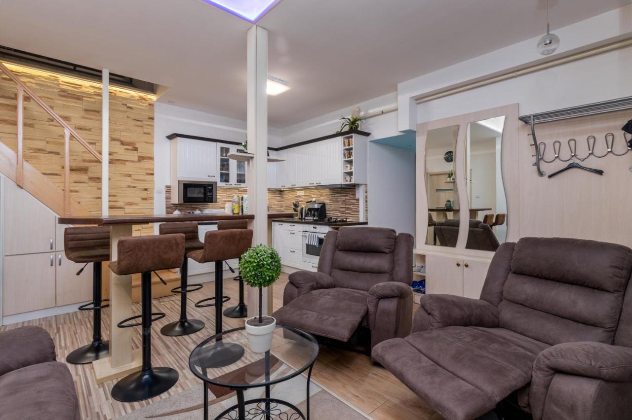 Fireworks Rakoczi - Free Parking - 3 Bedrooms - 2 Bathrooms 부다페스트 외부 사진