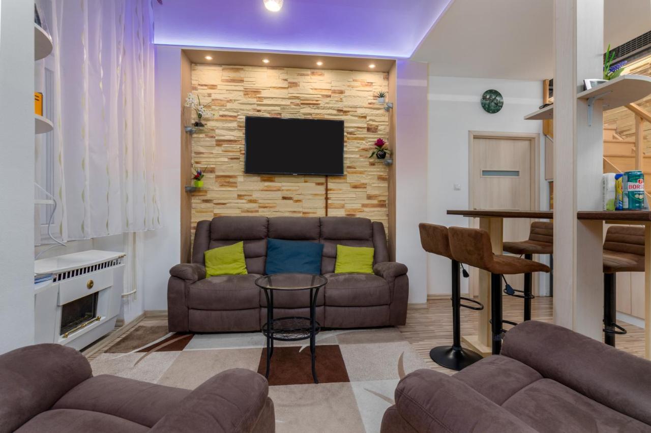 Fireworks Rakoczi - Free Parking - 3 Bedrooms - 2 Bathrooms 부다페스트 외부 사진